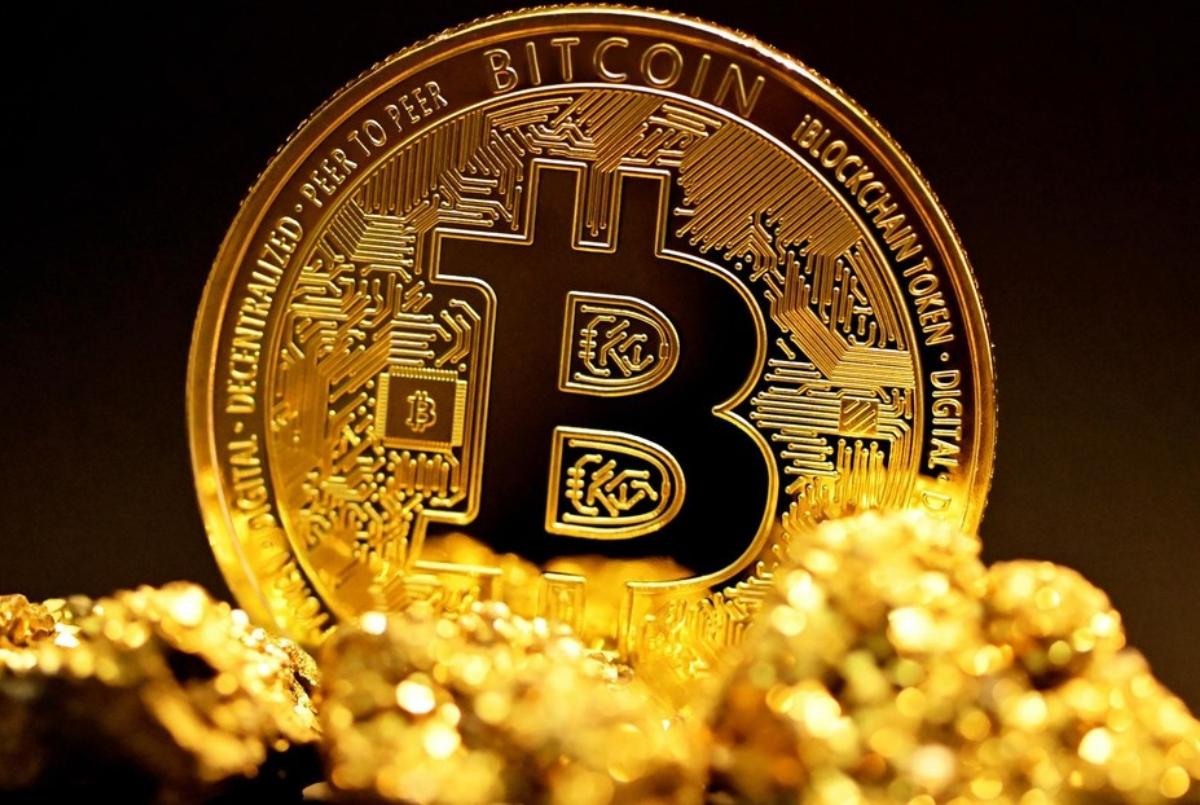 Un analista jefe de Bloomberg cree haber descubierto la identidad del  creador del bitcoin | Ekosnegocios