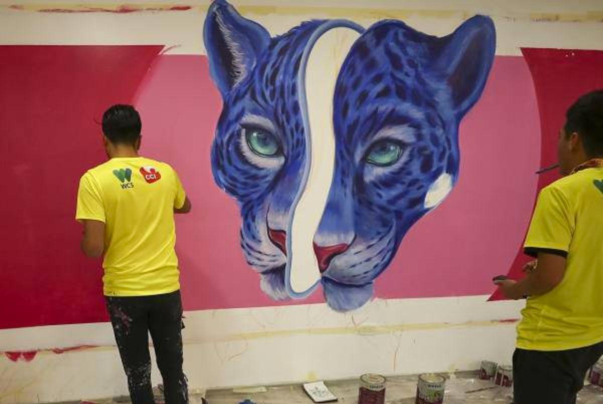 Coloridos animales se pintan en 3D en Quito para defender la vida