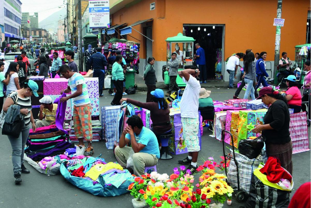 ¿Cómo está el desempleo y el empleo informal en Ecuador en 2023?