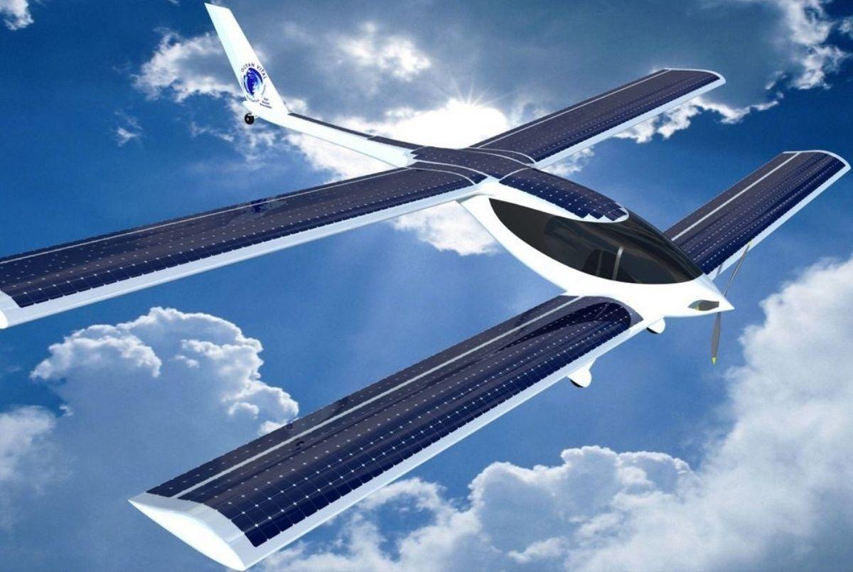 Самолет находящийся в полете 165. Самолет на солнечной энергии. Транспорт на солнечных батареях. Транспорт на солнечной энергии. Самолеты будущего.