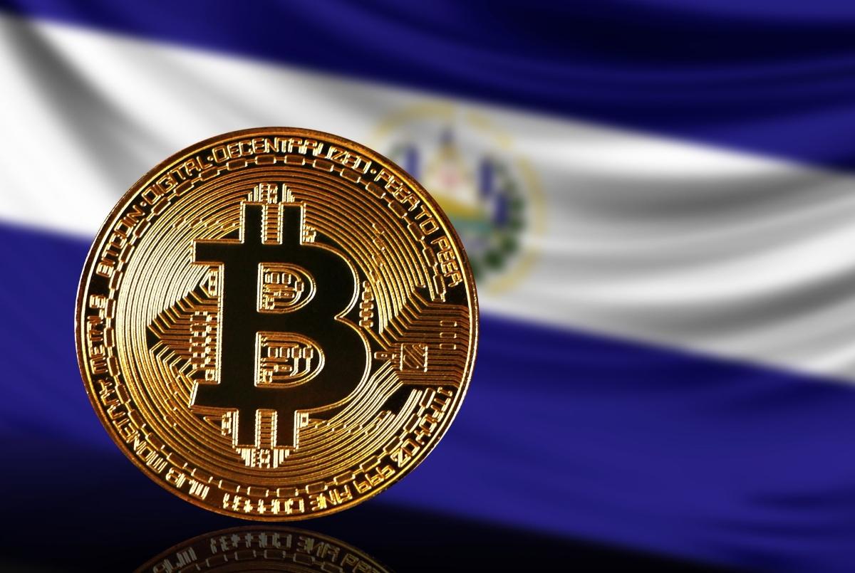 El bitcoin cae estrepitosamente en su primer día como moneda oficial de El  Salvador | Ekosnegocios