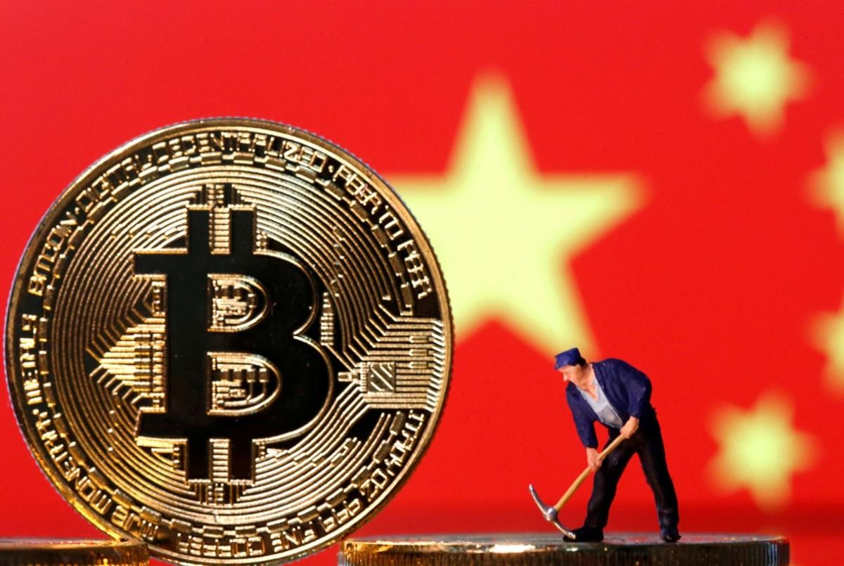 El bitcoin baja un 5% después de que China declare ilegales las  criptomonedas | Ekosnegocios